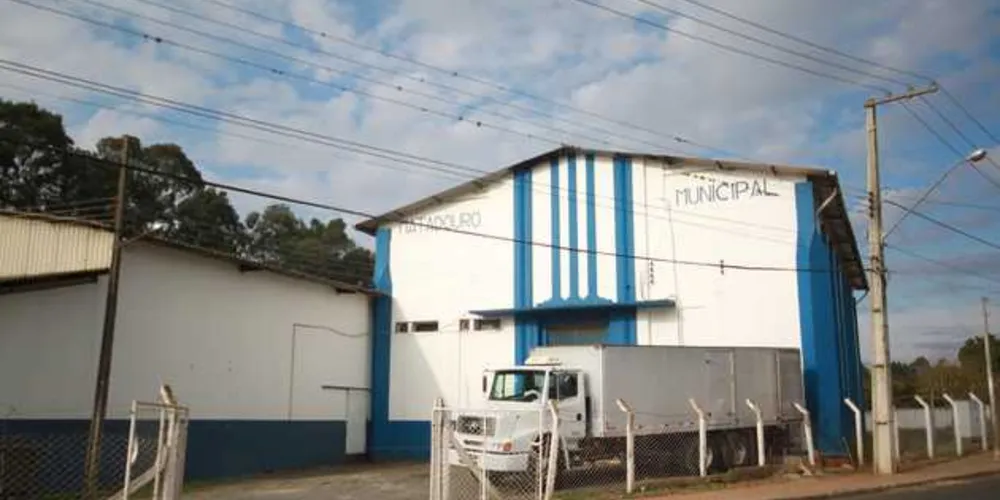 Imagem ilustrativa da imagem Prefeitura repassa sede de matadouro ao 13 BIB