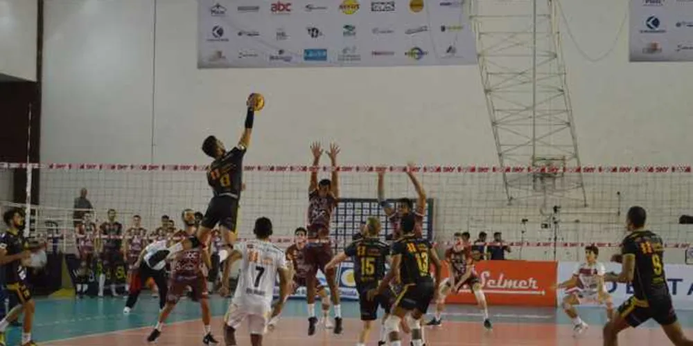 Imagem ilustrativa da imagem Caramuru vence e segue invicto fora de casa na Superliga