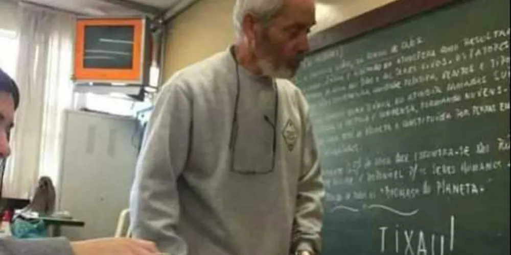 O professor Sérgio de Oliveira, do Colégio Estadual Carlos Zelesny, morreu na madrugada desta terça-feira