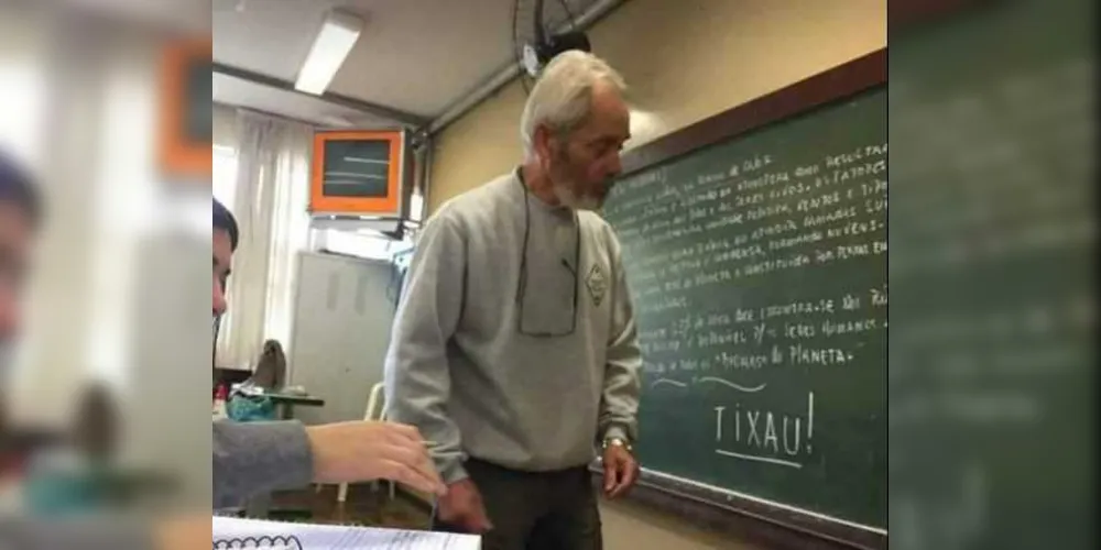O professor Sérgio de Oliveira, do Colégio Estadual Carlos Zelesny, morreu na madrugada desta terça-feira