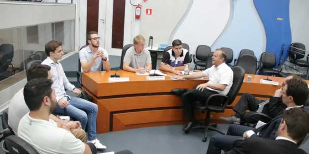 Imagem ilustrativa da imagem Comissão de Justiça recebe representantes da Acipg