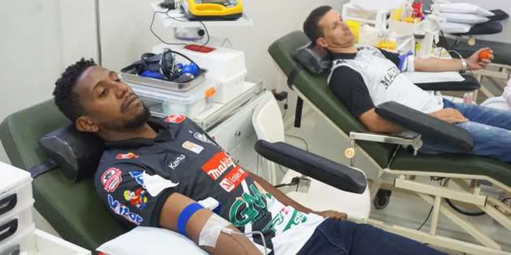 Imagem ilustrativa da imagem Atletas do Operário doam sangue em apoio à campanha de fim de ano