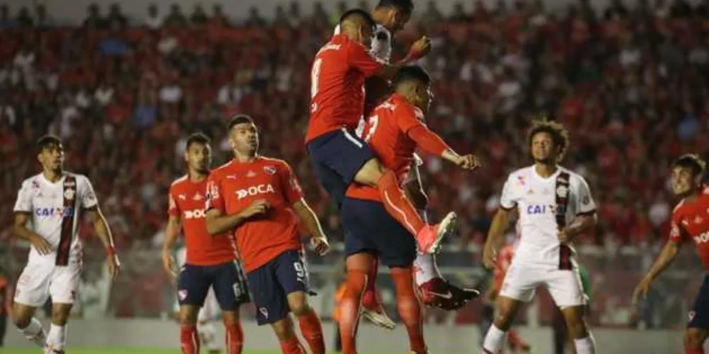 Flamengo saiu na frente, mas levou a virada do time argentino