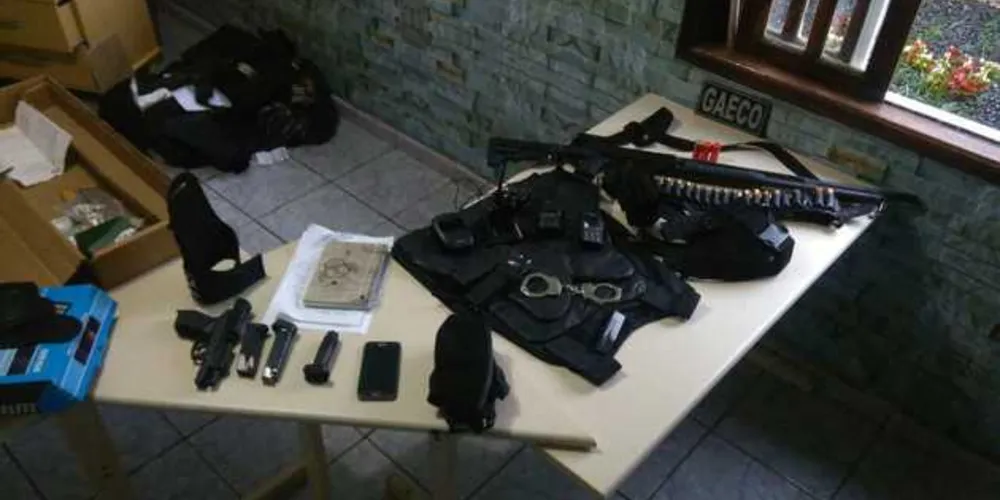 Arma de fogo de munições são apreendidas em empresa de segurança privada