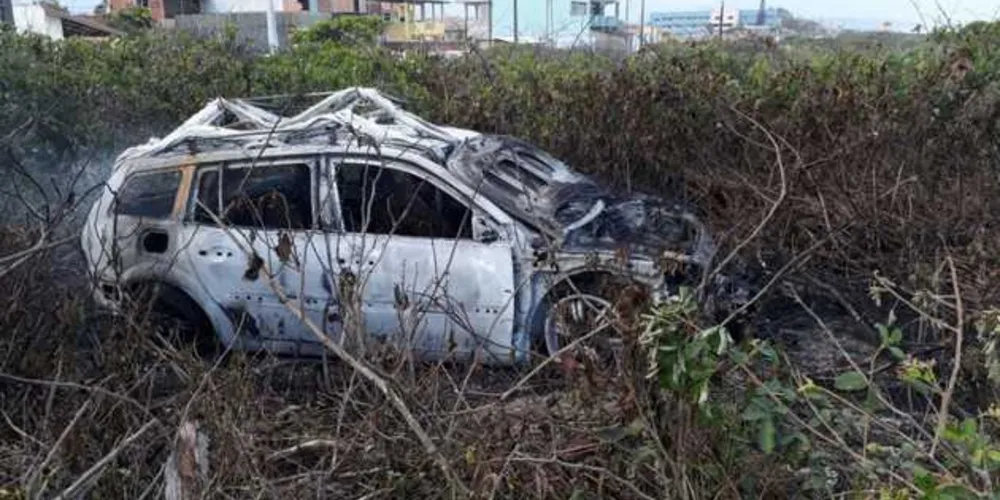 Imagem ilustrativa da imagem Motorista morre carbonizado no litoral do Paraná