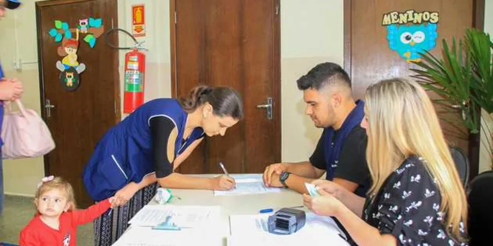 Pais, mães e funcionários iniciaram cedo a escolha das gestoras das unidades escolares de Ponta Grossa