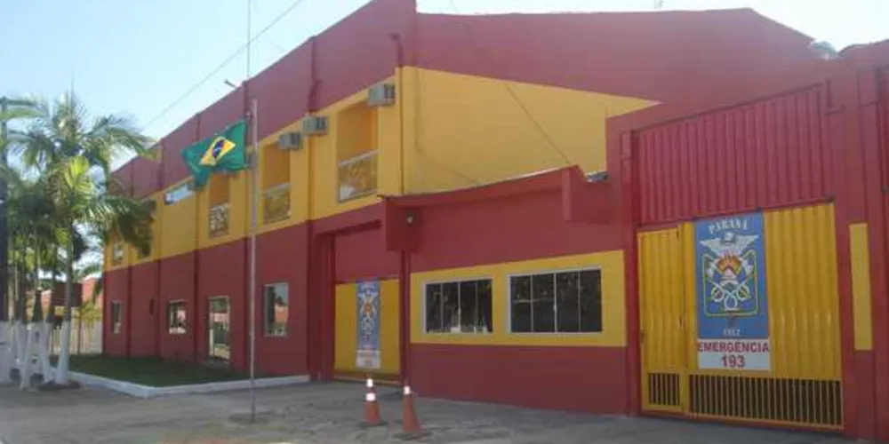 Buscas são realizadas por equipes dos bombeiros de Pontal do Paraná