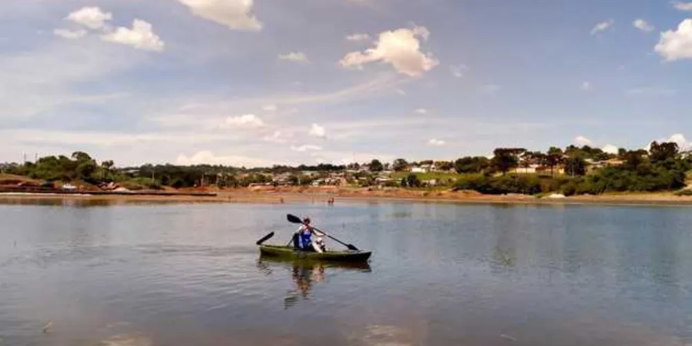 Imagem ilustrativa da imagem Caiaques tomam conta do Lago de Olarias