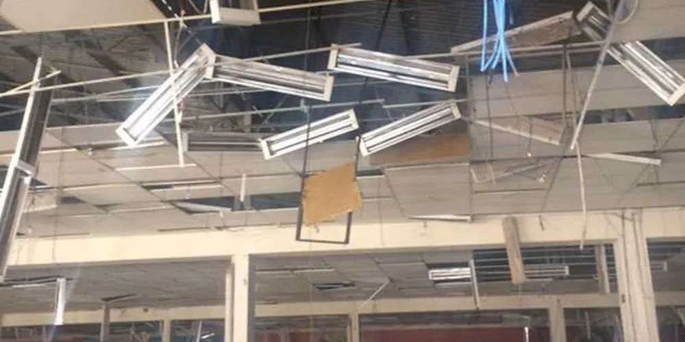 Antigo mercado na área central da cidade vira abrigo de andarilhos e usuários de drogas