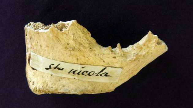 Teste feito em osso na Universidade de Oxford mostrou que o fragmento é da época de São Nicolau |/Foto: Divulgação 