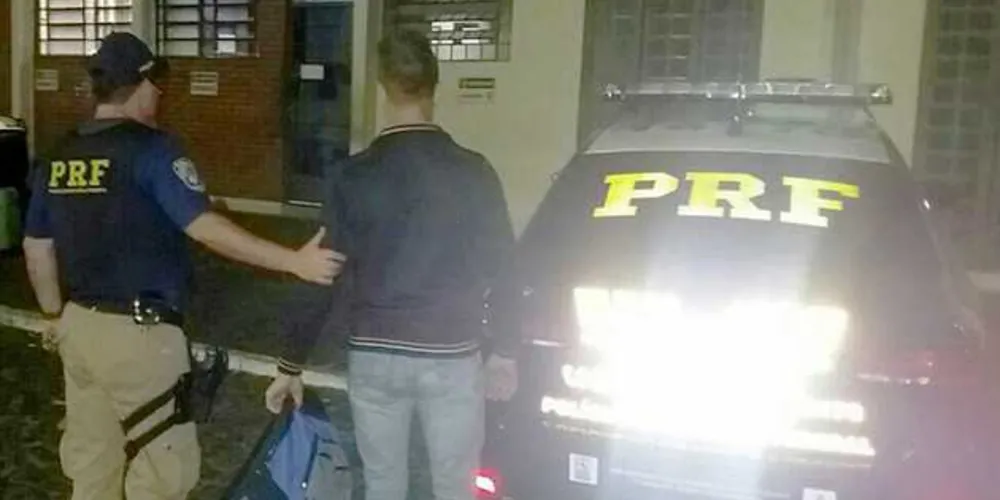 Suspeito de 26 anos foi levado até a delegacia da Polícia Civil