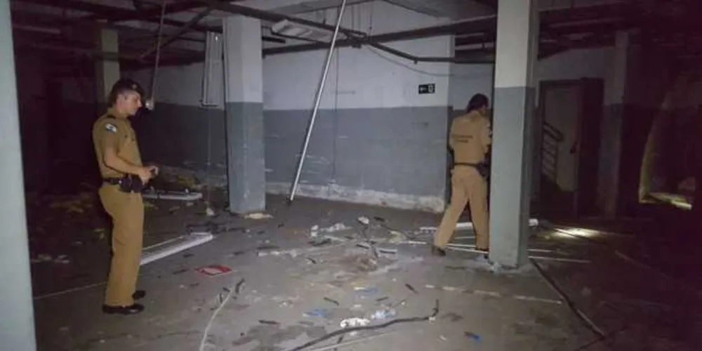 Policiais fizeram buscas dentro do antigo BIG, mas não encontraram nenhum suspeito