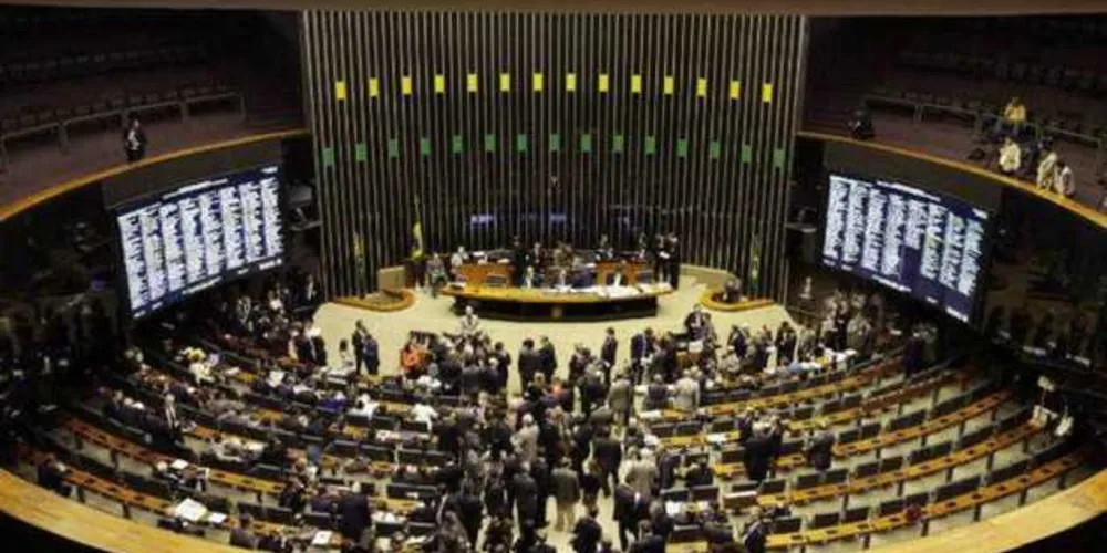 De acordo com Arthur Maia, a base não achou conveniente colocar a proposta em pauta num dia de baixo quórum na Câmara/Foto: Reprodução 