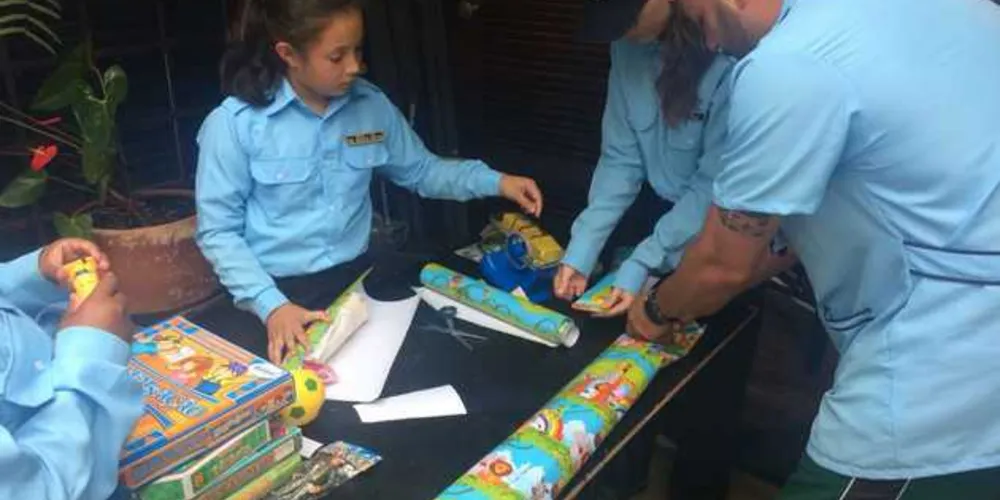 O evento, além de apresentar os trabalhos desenvolvidos pelos alunos da Casa Leonardo, foi pensado para beneficiar a Guarda Mirim