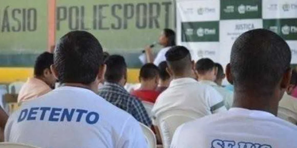 Para participar do Encceja PPL é preciso ter, no mínimo, 15 anos de idade/Foto: Divulgação Agência Brasil