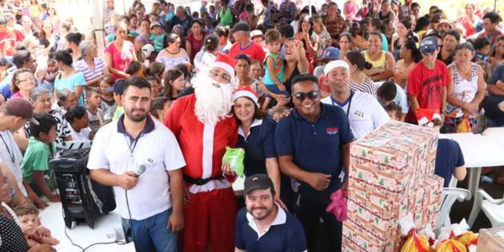 Celebração de natal reuniu famílias nos conjuntos habitacionais Andorinhas, Costa Rica e Buenos Aires