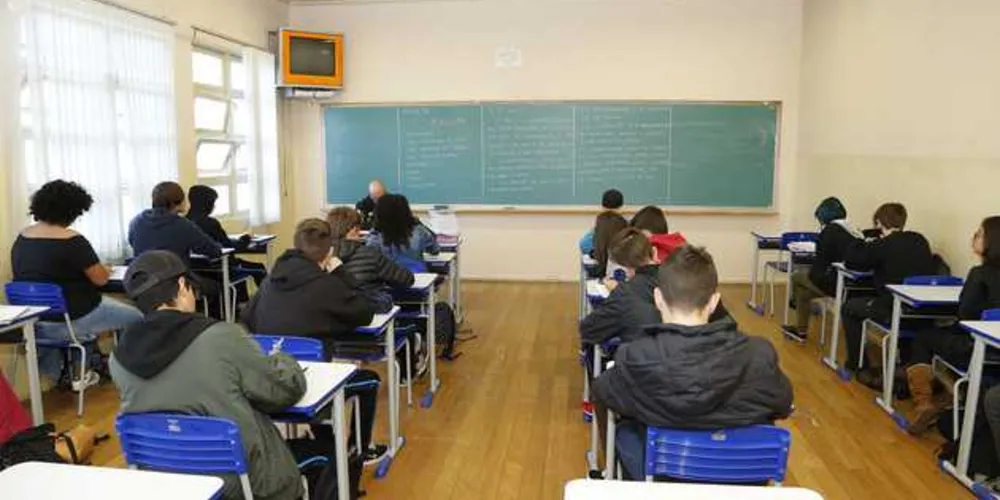 Prazo segue até esta sexta-feira (22). Também podem solicitar uma vaga na rede estadual de ensino alunos de outros estados/países ou que estão mudando de cidade