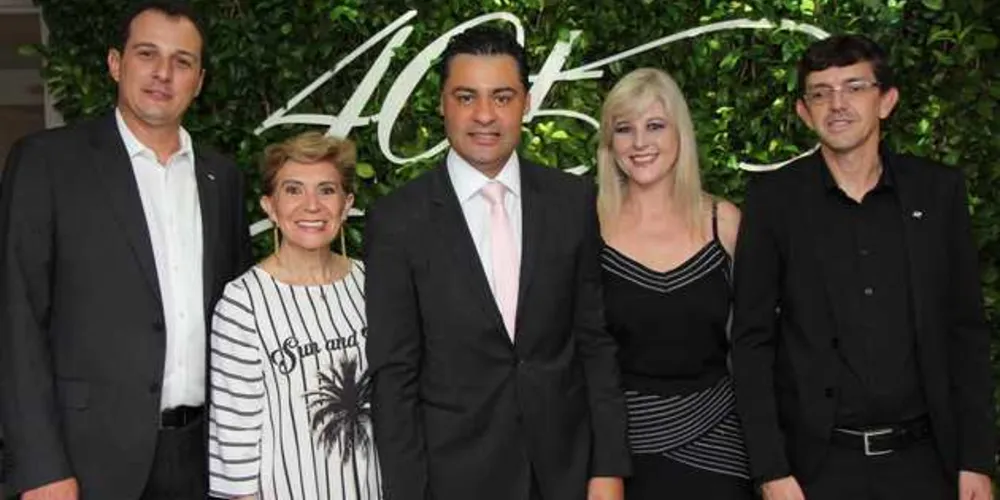 Secretário de Indústria e Comércio, Paulo Carbonar, Vice Prefeita, Elizabeth Schmidt, Prefeito Marcelo Rangel, Primeira Dama Simone Oliveira e Secretário de Gestão Financeira, Cláudio Grokoviski