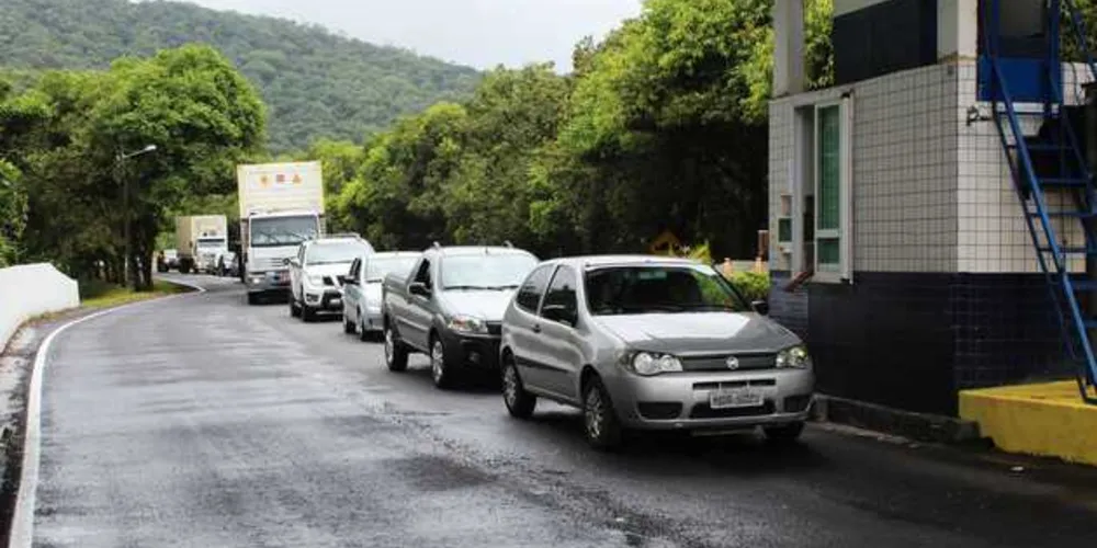 DER-PR está reforçando nesta semana de véspera de Natal a divulgação dos horários de pico nas rodovias/Foto: Divulgação DER