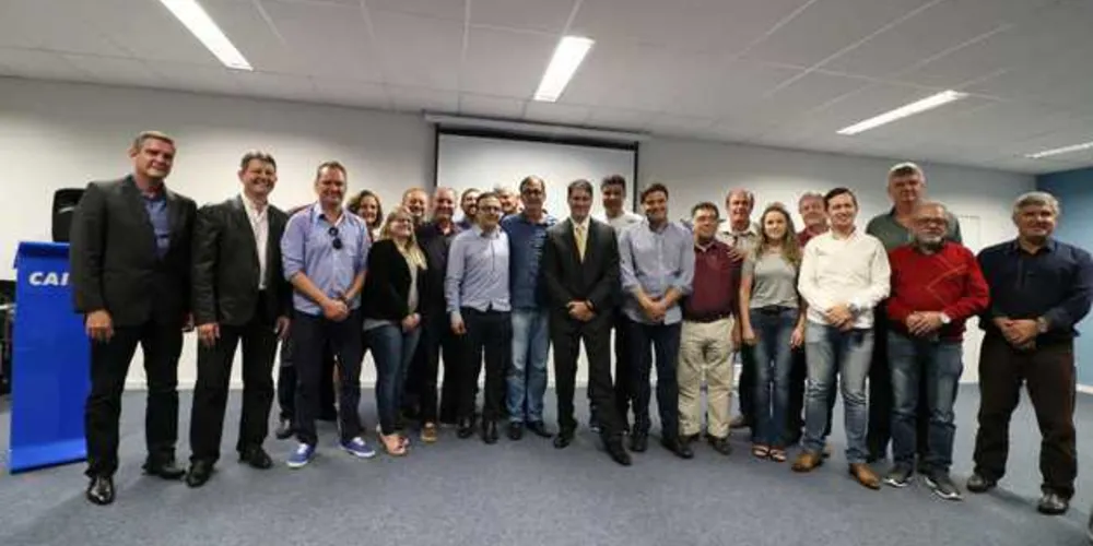Prefeitos e deputados assinam contratos para liberação de recursos junto ao orçamento da União