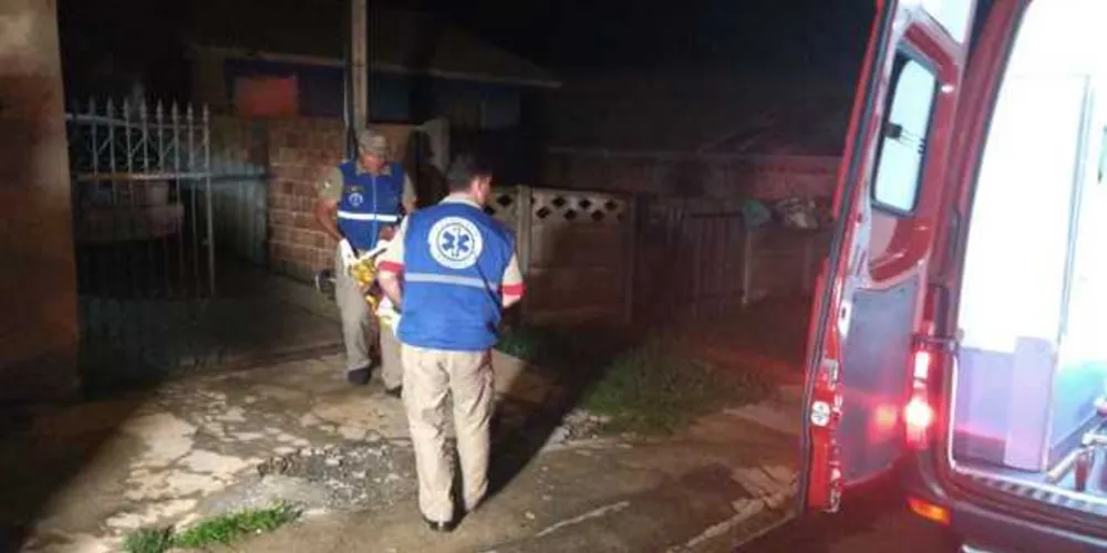 Vítima foi socorrida pelo Corpo de Bombeiros e levada até um hospital da cidade