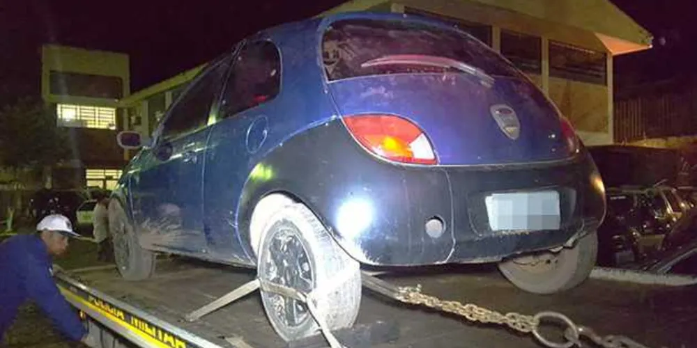 Carro furtado em Carambeí foi encontrado na garagem de residência em Ponta Grossa