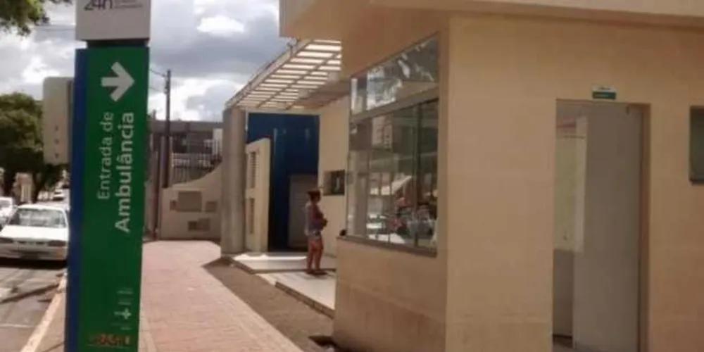 Caso foi registrado no banheiro da UPA de Apucarana no domingo