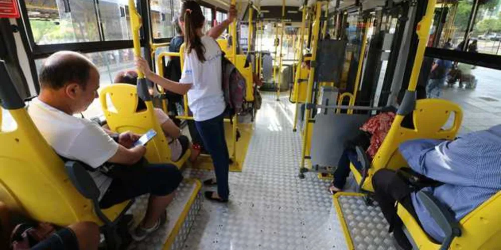 Atualmente o passageiro paga R$ 3,70 na passagem do transporte coletivo