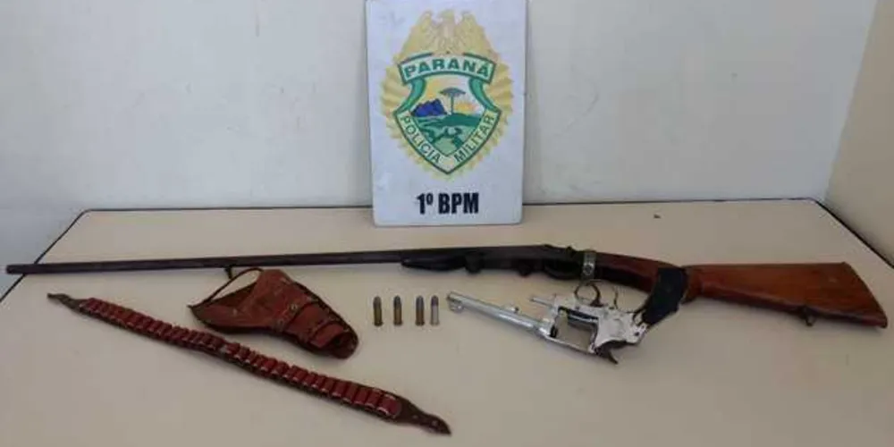 Imagem ilustrativa da imagem Casal briga e filho é detido por porte ilegal de arma