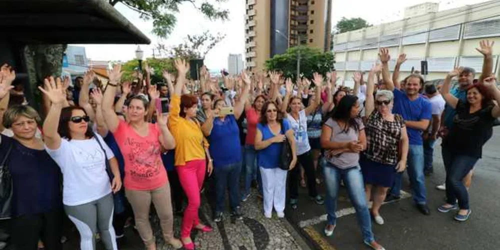 Servidores já haviam deliberado pela paralisação em uma assembleia realizada em dezembro