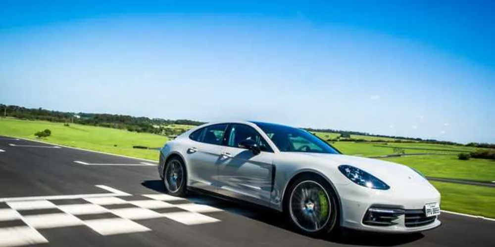 Imagem ilustrativa da imagem Panamera 4 E-Hybrid chega ao país com sustentabilidade e performance
