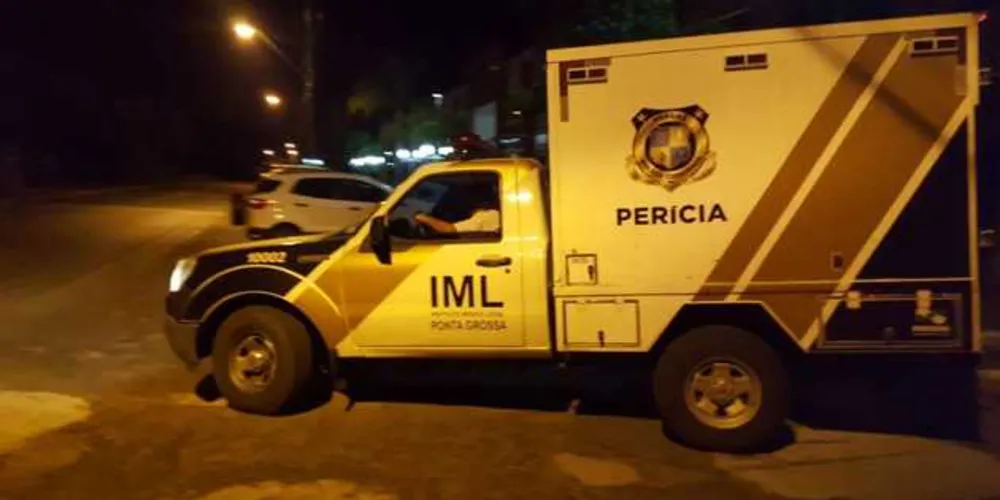 Corpo foi levado pelo IML para realização de exames que irão determinar causa da morte
