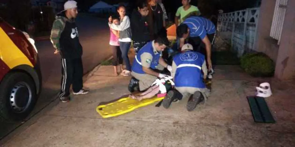 Vítima foi levada ao hospital com suspeita fraturas nos braços e na clavícula