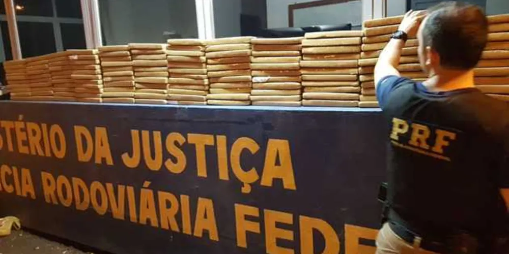 No geral, apreensões de armas, drogas e cigarros pela PRF apresentou em 2017 na comparação com ano anterior
