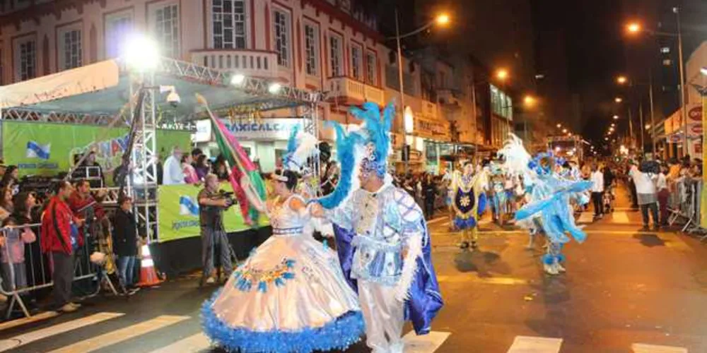 Sem dinheiro, escolas podem não realizar desfile 