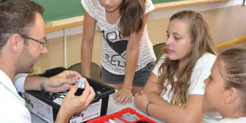 O Colégio Ponta Grossa está com as matrículas abertas para o Ensino Fundamental II , do 6º ao 9º ano, e para o Ensino Médio, da 1ª a 3ª série