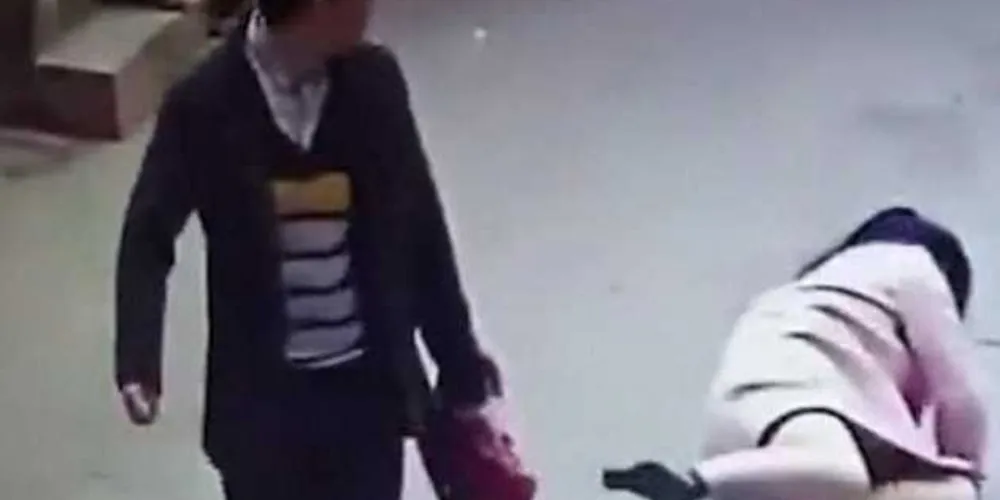 Depois da agressão, a polícia chinesa identificou o agressor/Foto: Reprodução Asia Wire