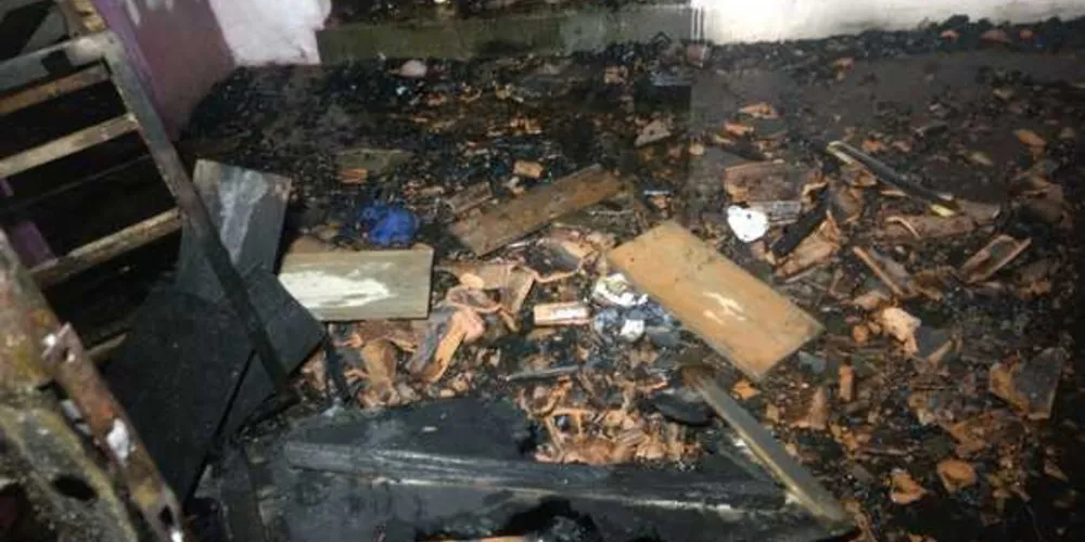 Imagem ilustrativa da imagem Incêndio destrói imóvel abandonado na Vila Estrela