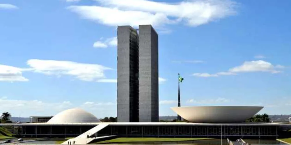 Segundo as normas legislativas, a ajuda, equivalente a um salário integral do congressista, deve ser “destinada a compensar as despesas com mudança e transporte” dos parlamentares/Foto: Reprodução