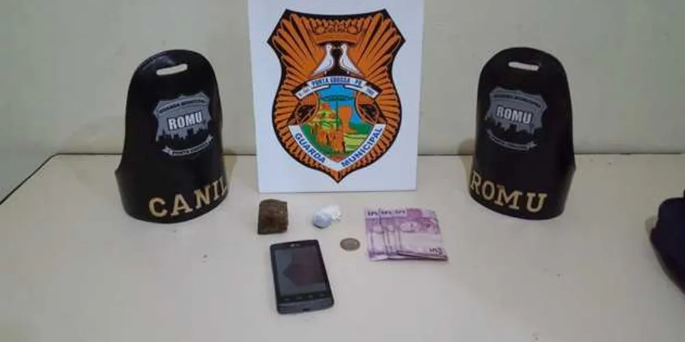 Adolescentes de 15 e 17 anos foram flagrados com 38 gramas de maconha