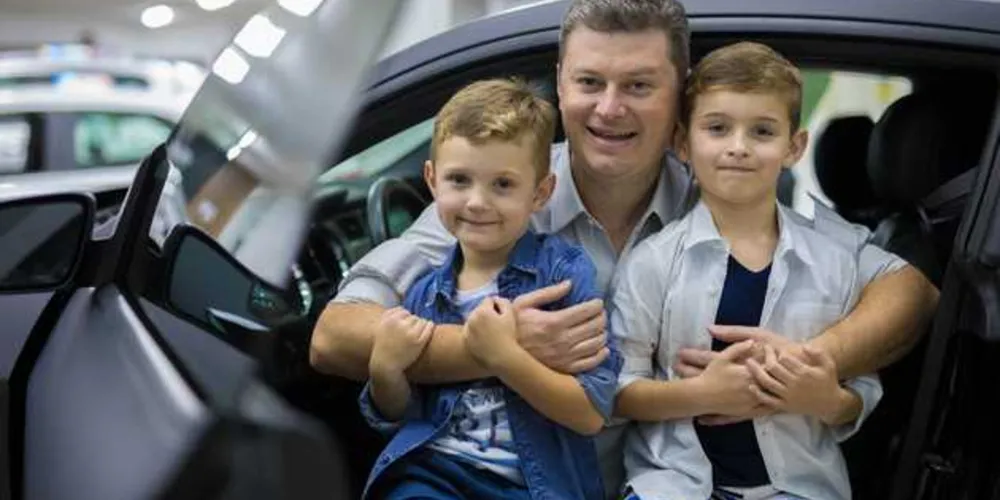 PAIS - O mês de agosto foi escolhido para homenagear os pais leitores da coluna RC, e Guilherme Buhrer e os filhos Vitor e Pedro Buhrer, representaram essa data.