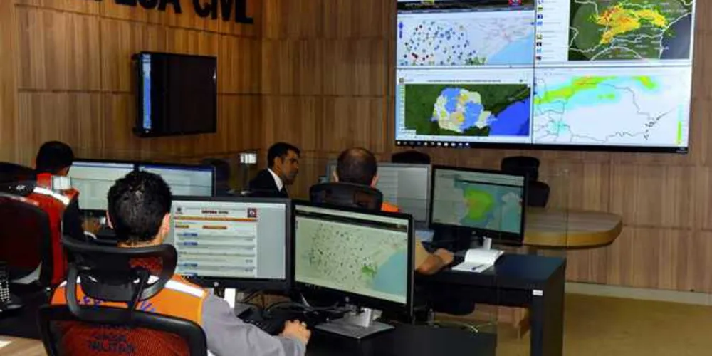 A Coordenadoria Estadual de Proteção e Defesa Civil faz o monitoramento da situação em todos os municípios paranaenses/Foto: Reprodução Ricardo Almeida/ANPr