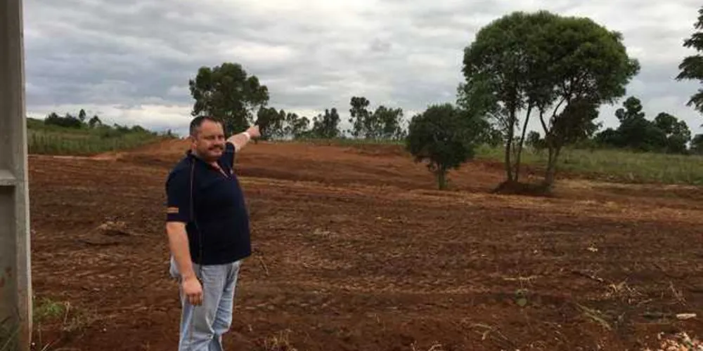 Robson Klimionte vistoria obras  do Centro de Triagem de Animais Silvestres
