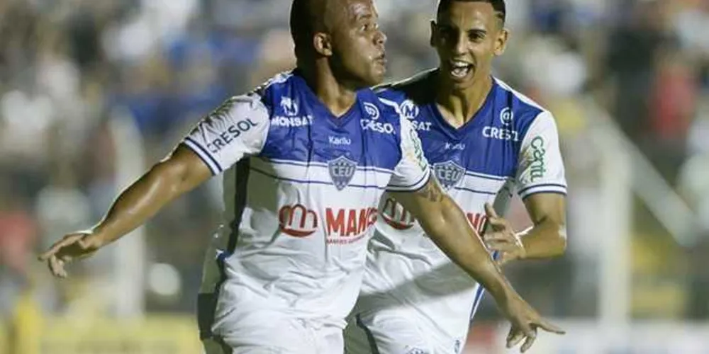 Marquinhos Cambalhota fez um dos gols do União na vitória por 2 a 1