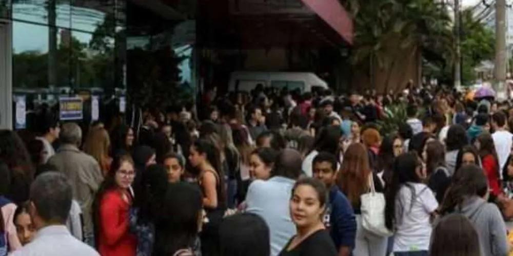 Candidatos na entrada do Enem 2017/Foto: Reprodução Estadão