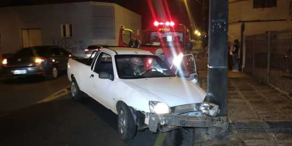Motorista não sofreu lesões e foi encaminhado direto para a delegacia