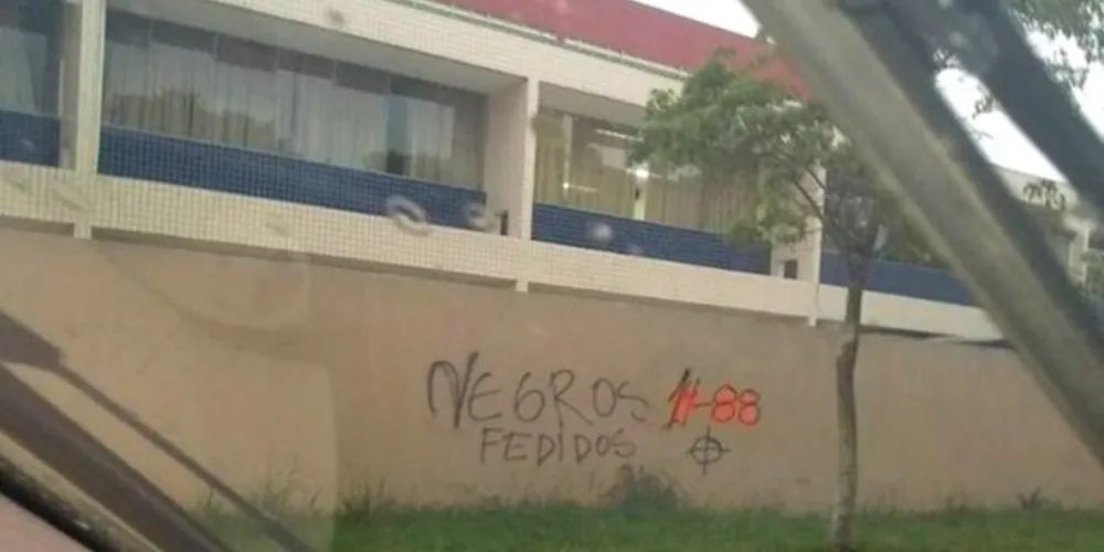 Mensagem foi apagada pela Prefeitura de Araucária pouco tempo depois de receber denúncia