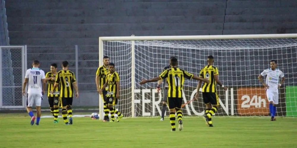 Jogando em casa, Cascavel levou a melhor e se recupera de derrota na estreia
