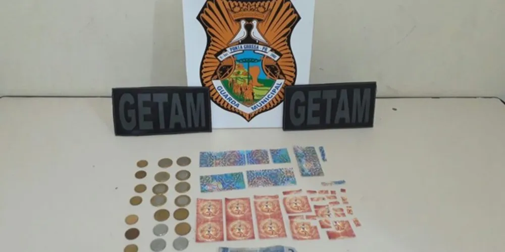 Droga estava escondida na carteira do suspeito e renderia aproximadamente R$ 10,5 mil