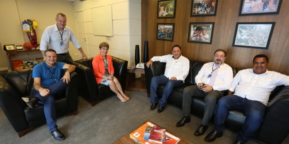 Durante o encontro com deputado Hussein Bakri, prefeita em exercício solicitou auxílio para a recuperação de estradas rurais
